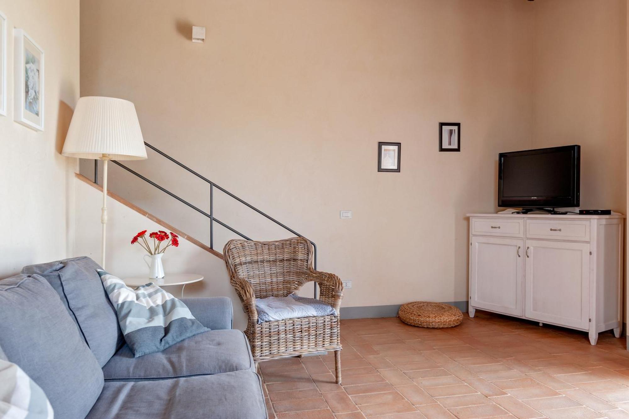 Il Borgo Delle Ville Palaia Esterno foto