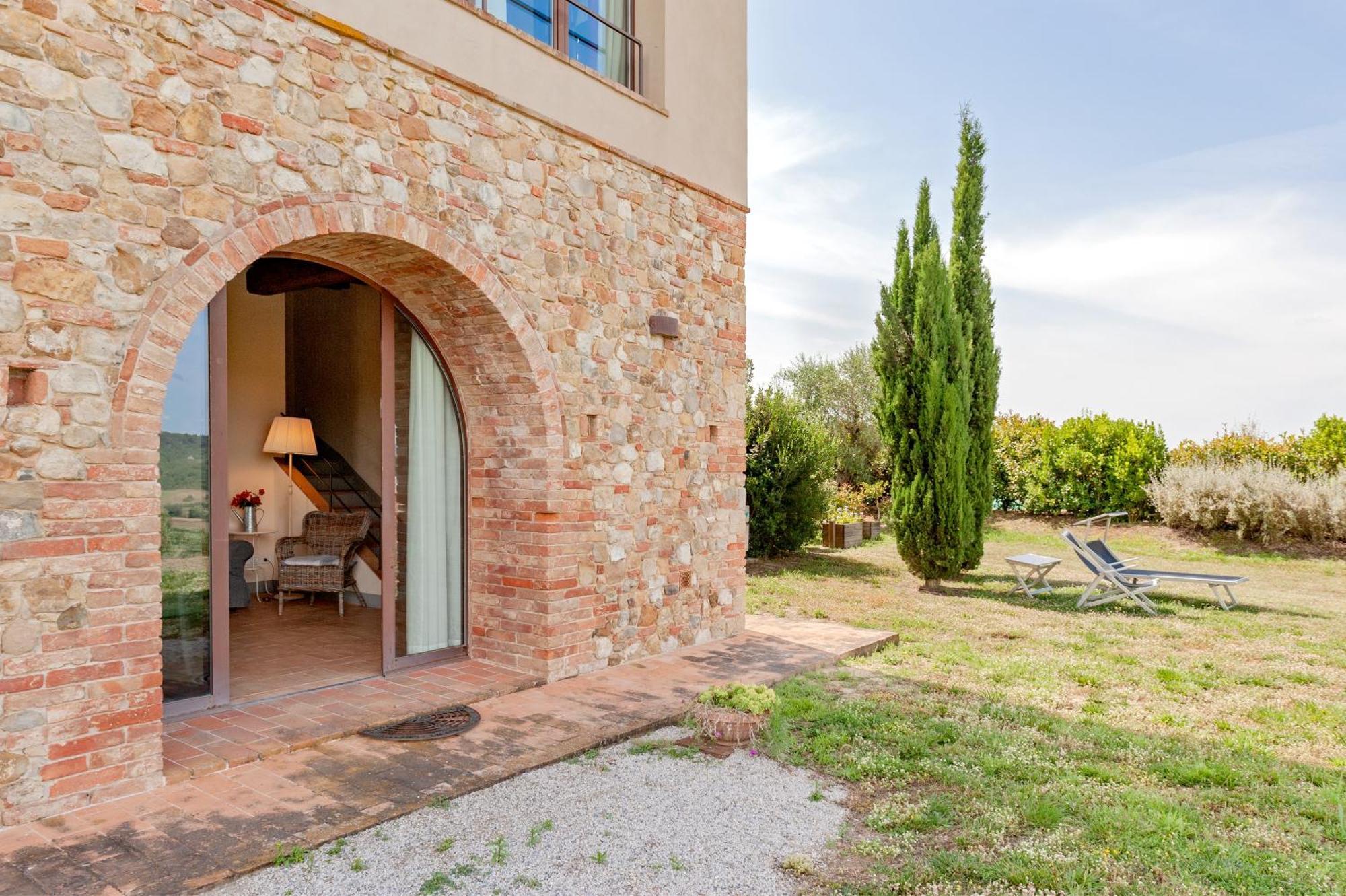 Il Borgo Delle Ville Palaia Esterno foto