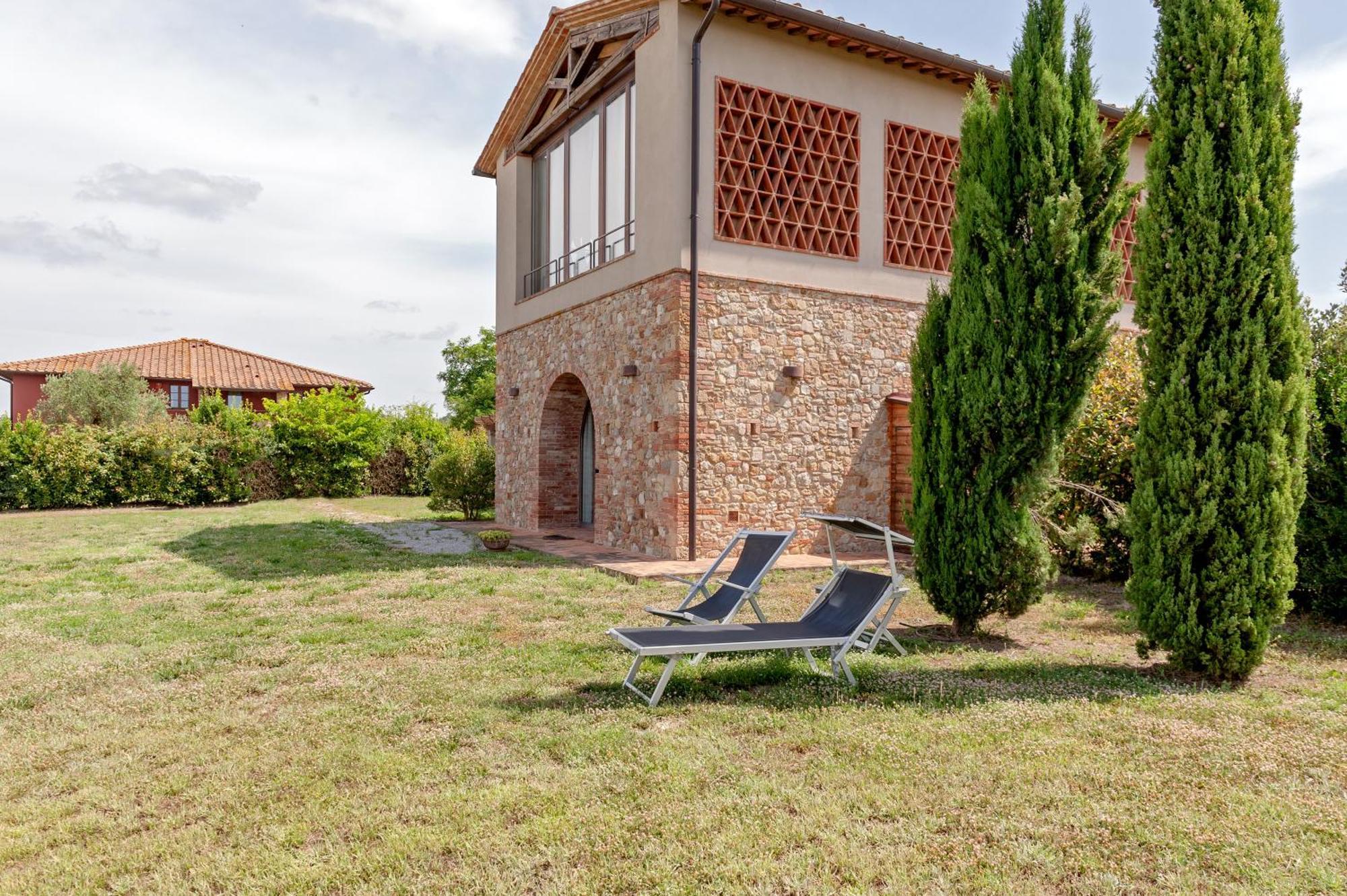 Il Borgo Delle Ville Palaia Esterno foto