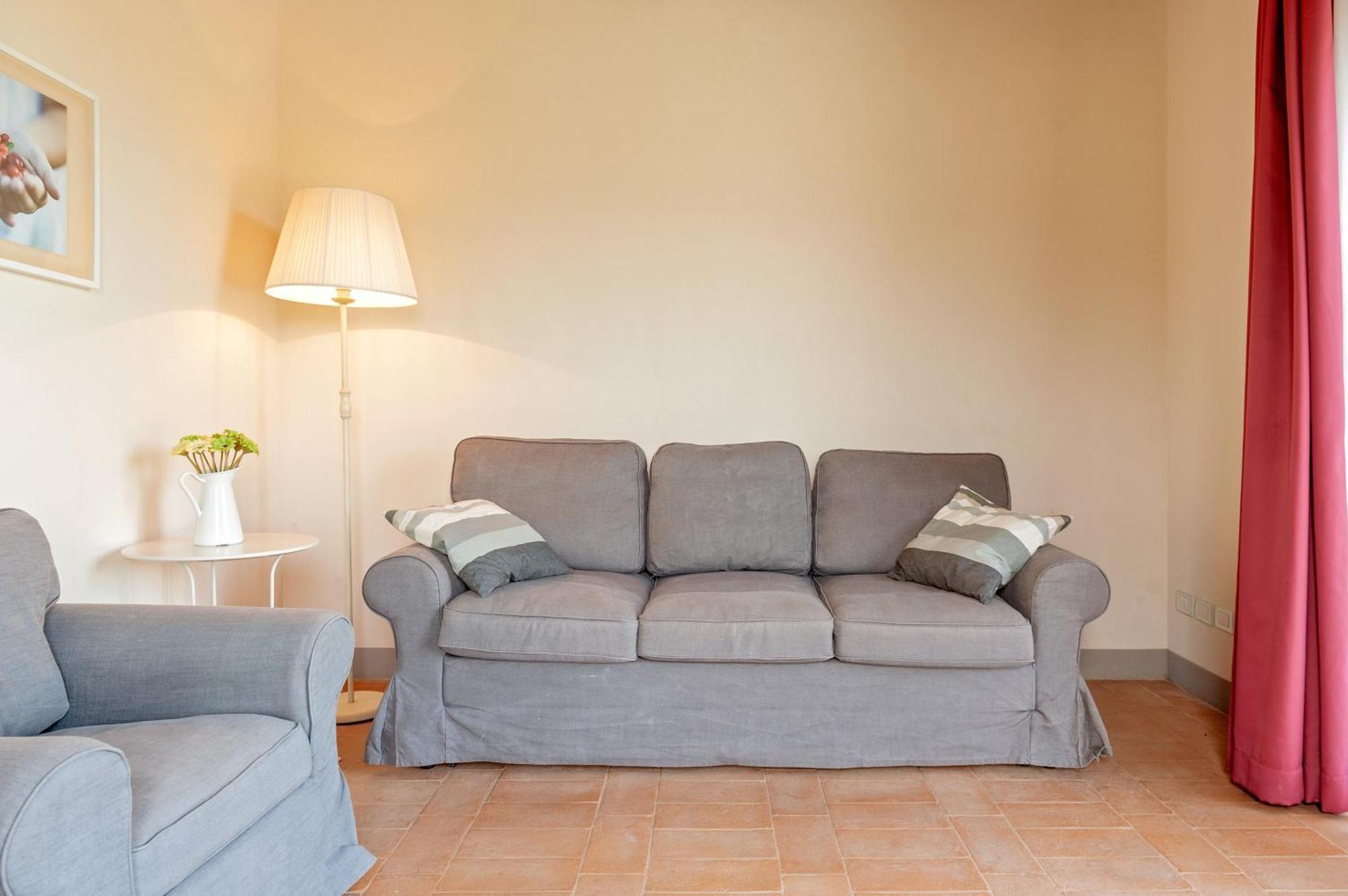 Il Borgo Delle Ville Palaia Esterno foto