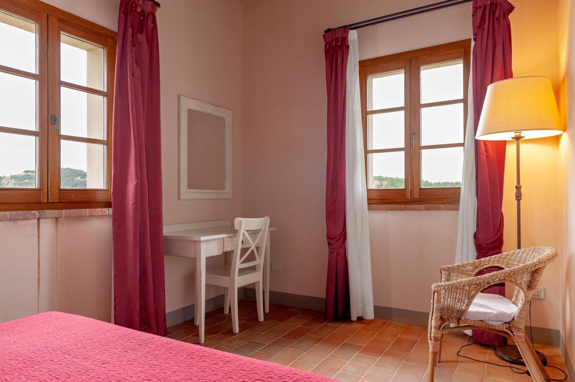 Il Borgo Delle Ville Palaia Esterno foto