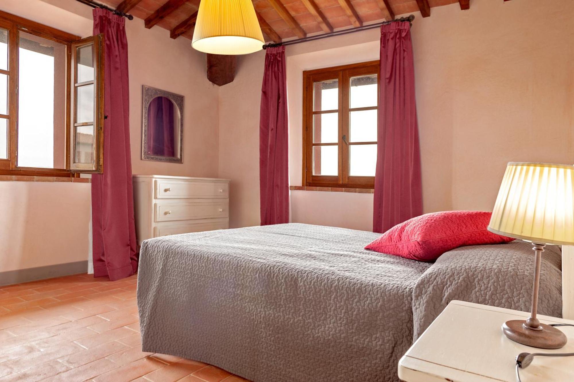 Il Borgo Delle Ville Palaia Esterno foto