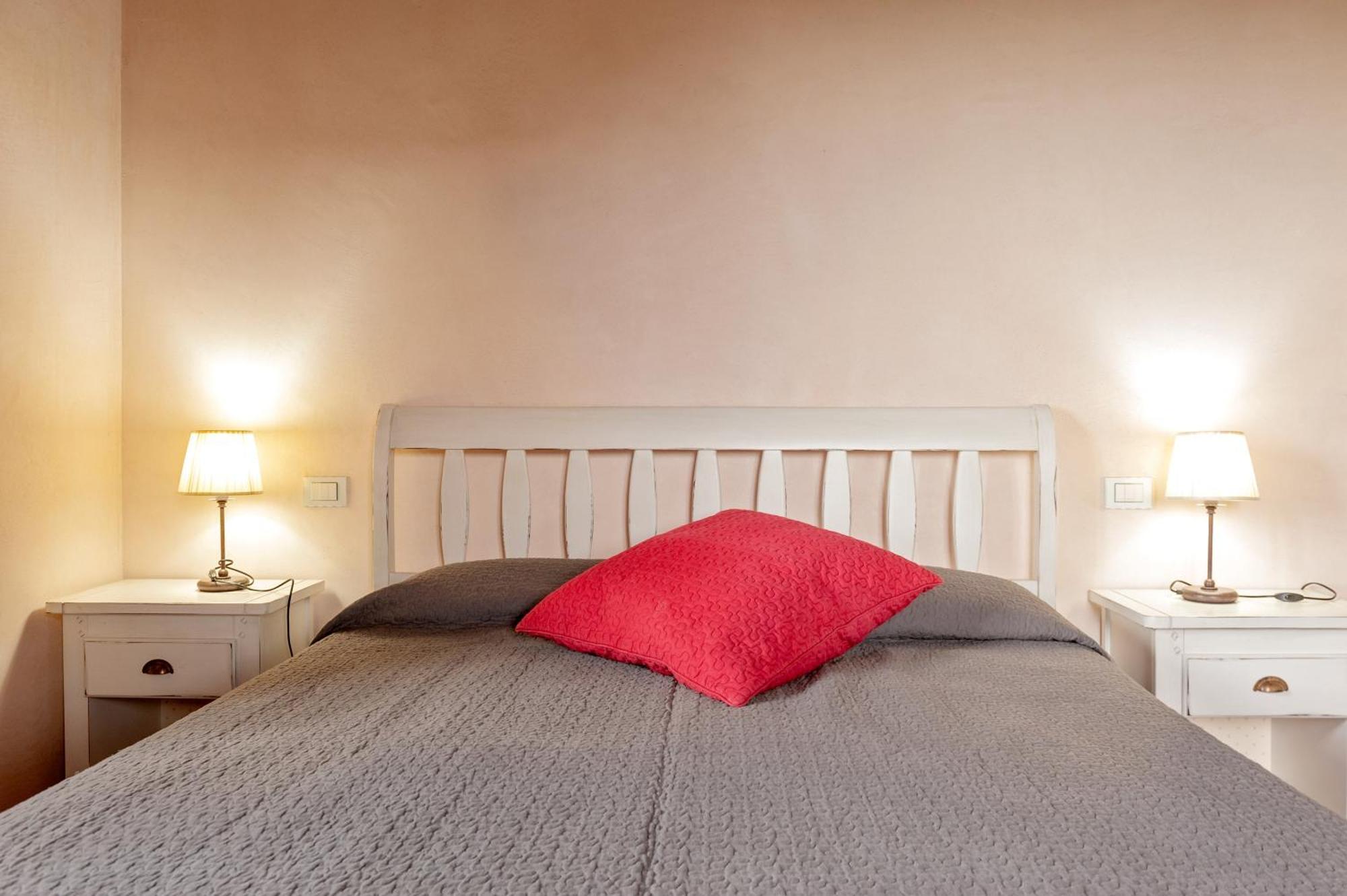 Il Borgo Delle Ville Palaia Esterno foto