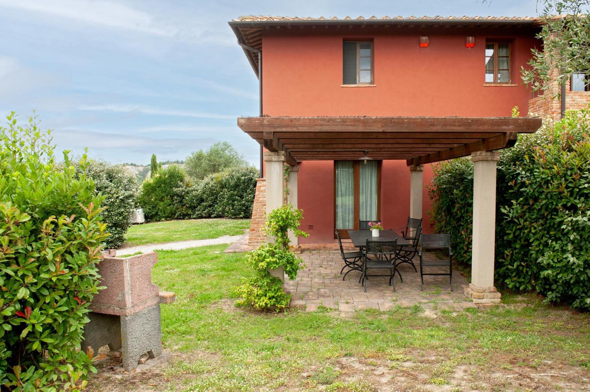 Il Borgo Delle Ville Palaia Esterno foto